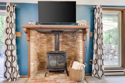 Family Centric Bear Cabin With Pool & Lake Access