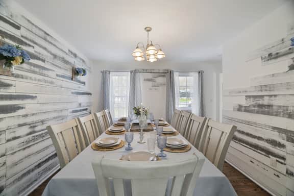 Walk To Lake, Pool Access, Hot Tub, Karaoke Room