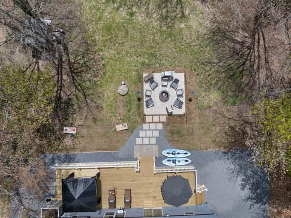 Walk To Lake, Pool Access, Hot Tub, Karaoke Room