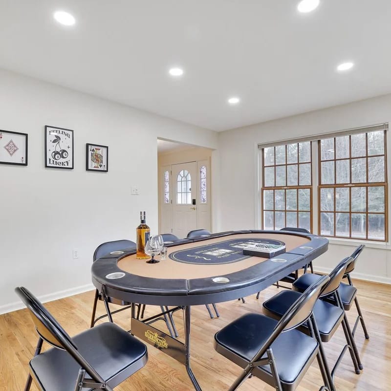 Lakefront, Kayaks, Fishing, Fire Pit, Game Room